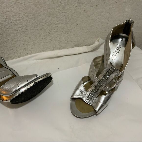 MICHAEL Michael Kors Berkeley T-Strap metallic silver Heels size 7 1/2 - Picture 4 of 10